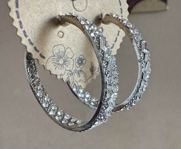 RHINSTONE CLUSTER SILVER HOOPS