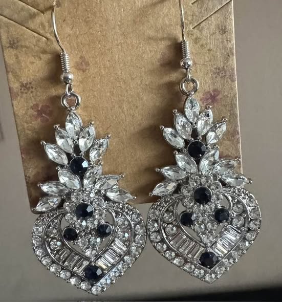 BLACK/RHINESTONE EARRINGS