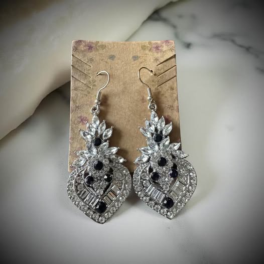 BLACK/RHINESTONE EARRINGS