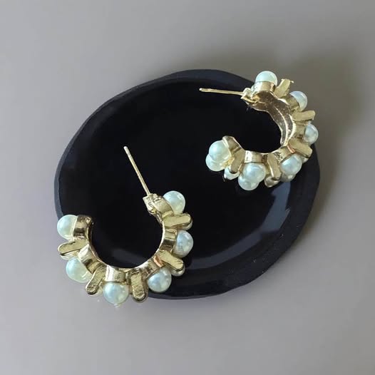 CLUSTER PEARL MINI HOOPS