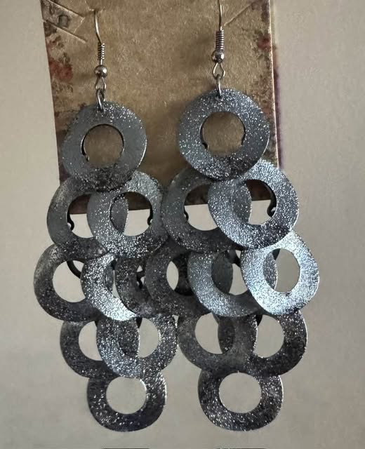 DARK SILVER DANGLING EARRINGS