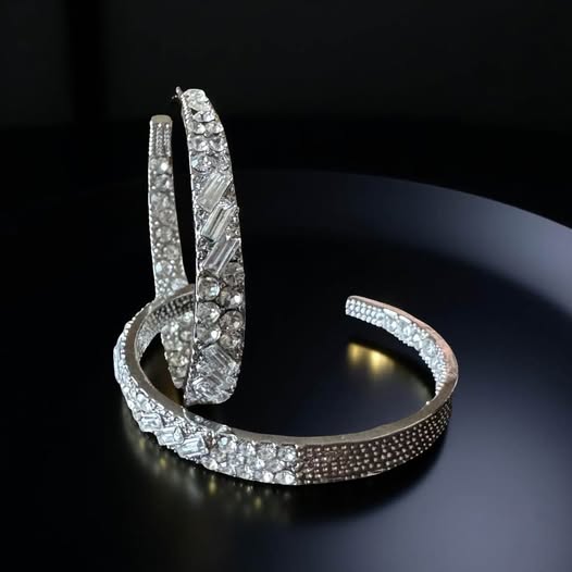 RHINSTONE CLUSTER SILVER HOOPS