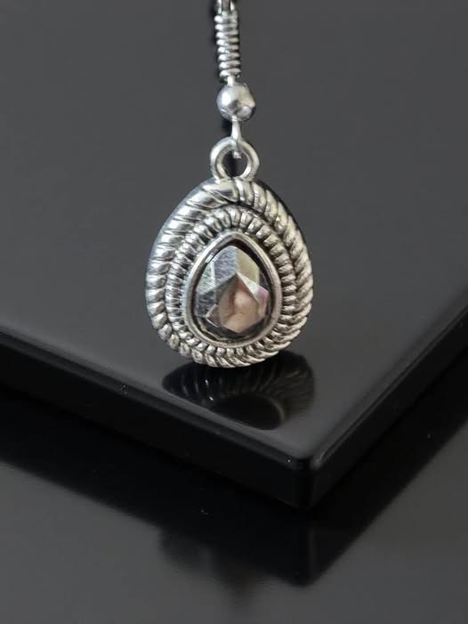 TEAR DROP EARRINGS