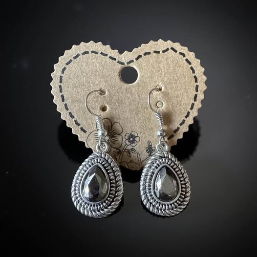 TEAR DROP EARRINGS