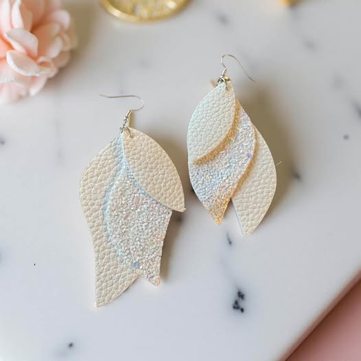 LEATHER WHITE/MERMAID EARRINGS