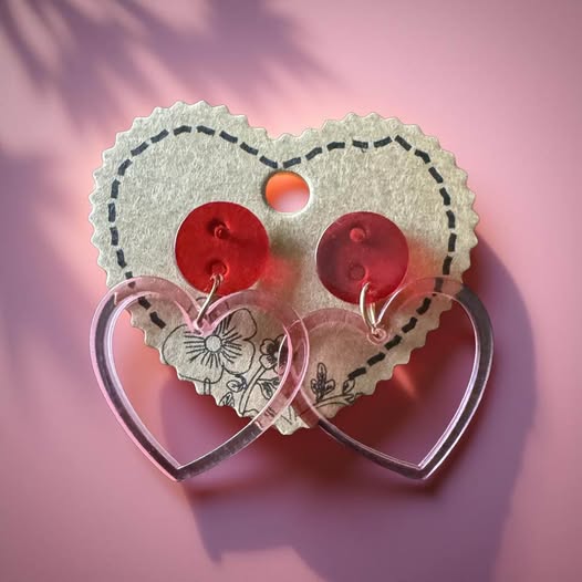 ACRYLIC MINI HEART EARRINGS