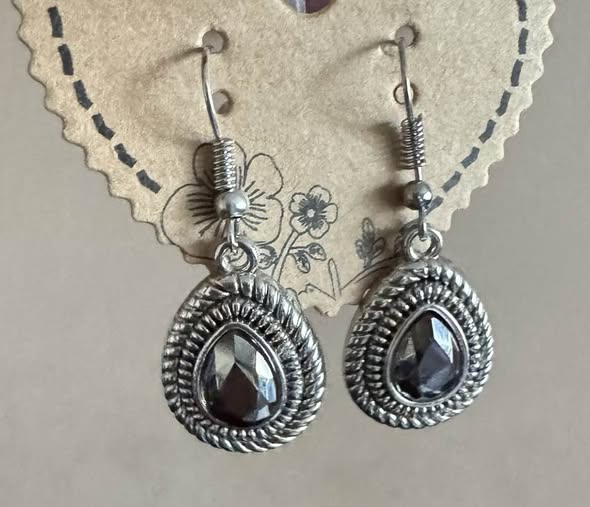 TEAR DROP EARRINGS