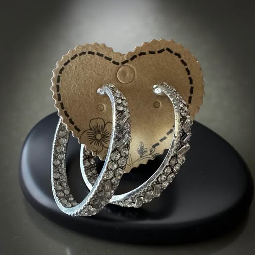 RHINSTONE CLUSTER SILVER HOOPS