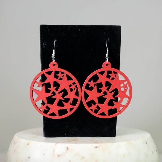 RED STAR WOOD EARRINGS