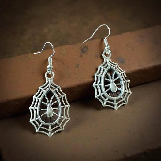 SILVER SPIDER EARRINGS