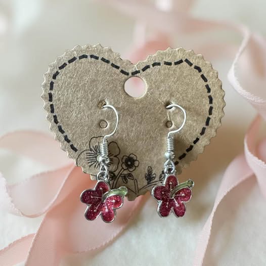 DANGLY FLOWER EARRINGS