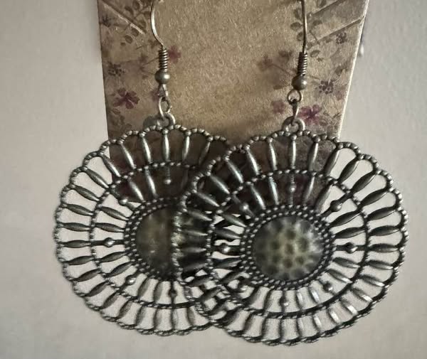 BRASS HAMMERED CENTER EARRINGS