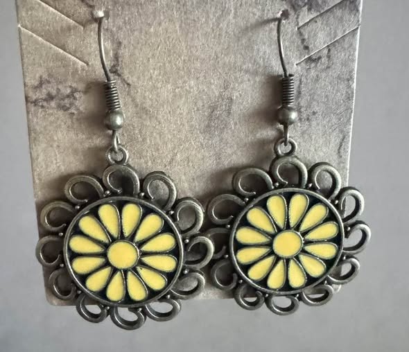 BRASS/YELLOW DAISY EARRINGS