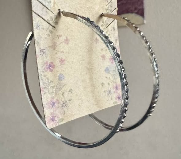 MEDIUM STUD HOOPS - Beauty&Beyond