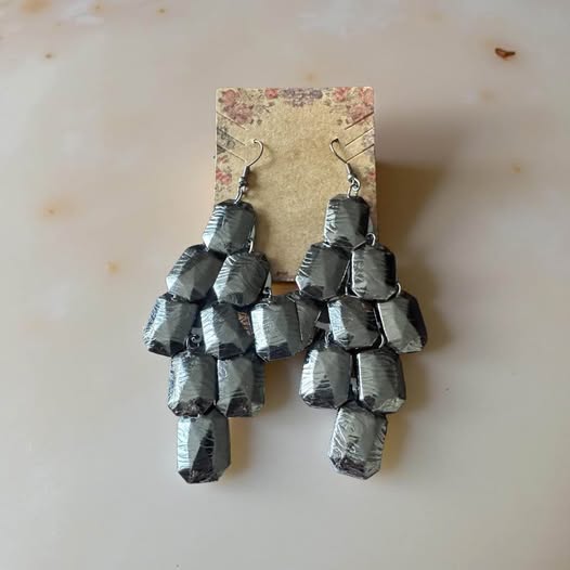 DARK SILVER DANGLERS - Beauty&Beyond