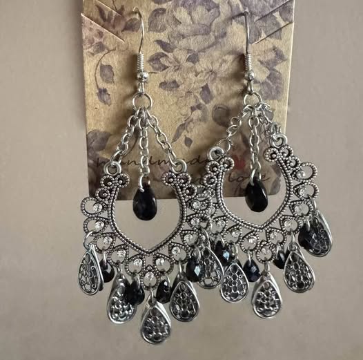 ANTIQUE DANGLERS - Beauty&Beyond