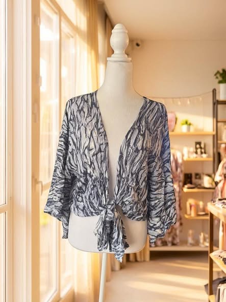 JAPNA BLUE/WHITE BLOUSE SIZE S - Beauty&Beyond