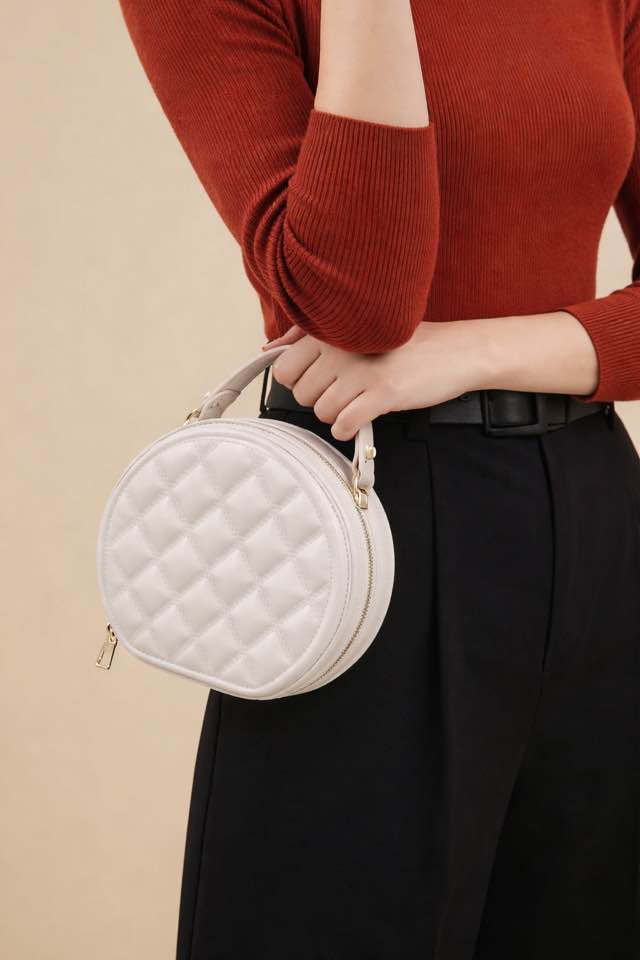 Ivory Quilted Purse - Beauty&Beyond