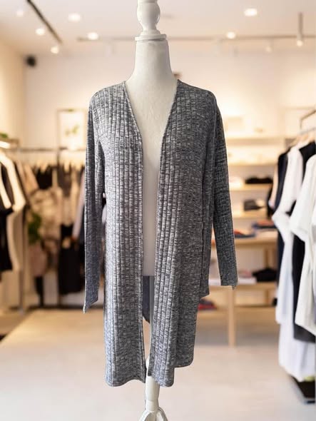 MULTI GREY LONG SWEATER SIZE M - Beauty&Beyond