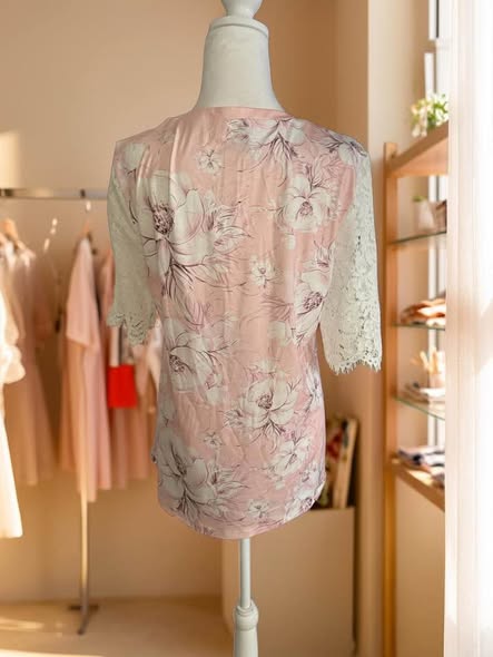 NORACORA FLORAL BLOUSE SIZE M - Beauty&Beyond