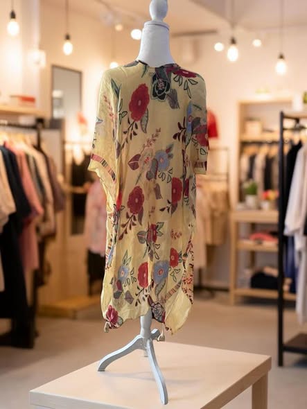 FLORAL KIMONO SIZE M - Beauty&Beyond