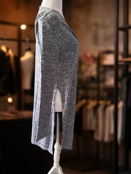 MULTI GREY LONG SWEATER SIZE M - Beauty&Beyond