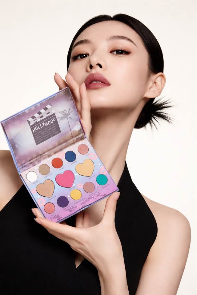 Pretty Famous Face & Eyeshadow Palette - Beauty&Beyond
