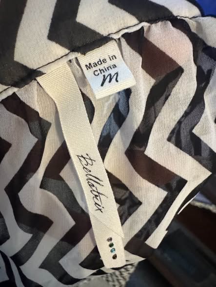 BLACK/WHITE STRIPE BLOUSE SIZE M - Beauty&Beyond