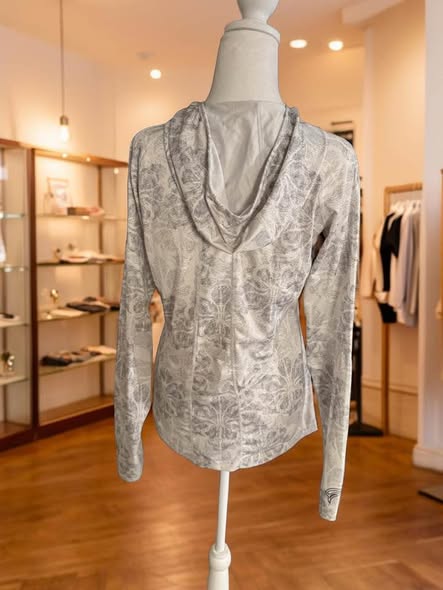 ATHLETIC HOODIE SIZE S - Beauty&Beyond