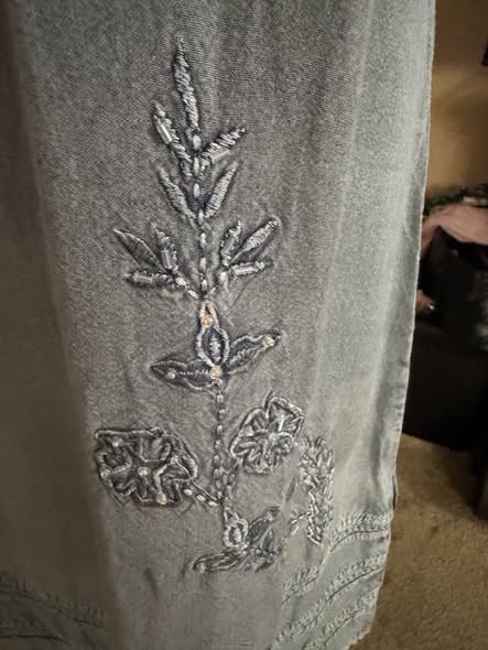 EMBROIDERED DRESS SIZE M - Beauty&Beyond