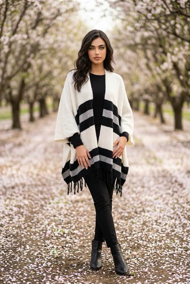 White/Black Poncho Size M - Beauty&Beyond