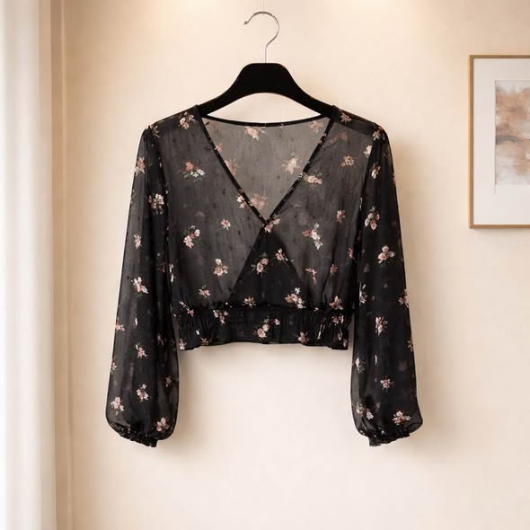 Black Floral Top Size M - Beauty&Beyond