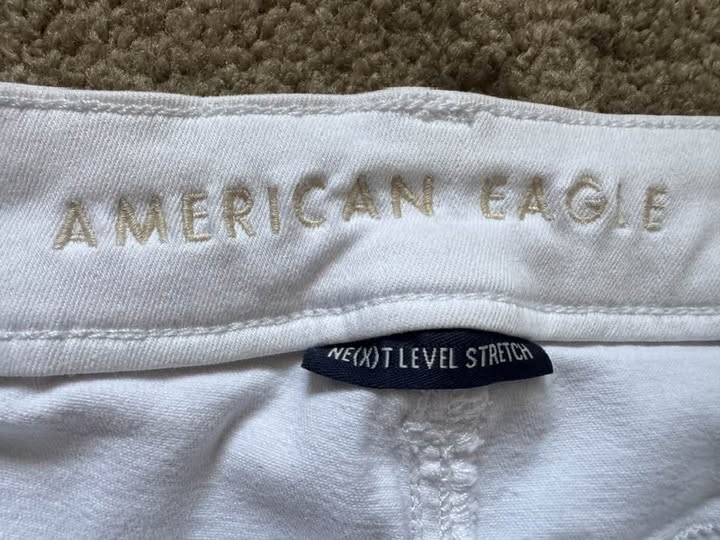 American Eagle Next Level Stretch White Skinny Jeans – Size 6