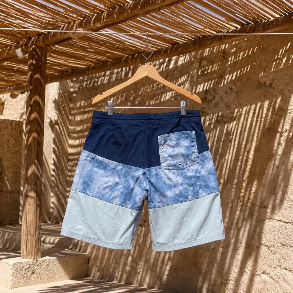 Men's Old Navy Color block Board Shorts – Blue Tie-Dye Swim Trunks Size 32