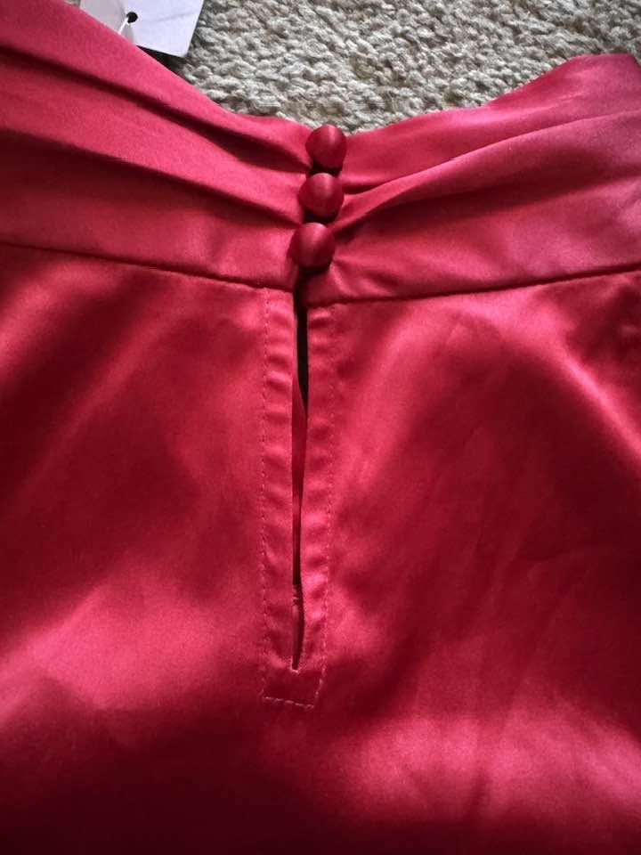 Ann Taylor Petites 12P Women's Red Satin Twist Neck Sleeveless Blouse NWT Elegant Top