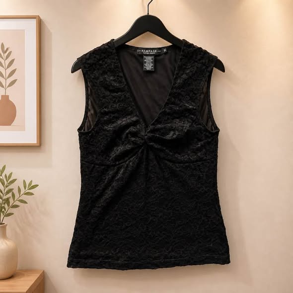 Rampage Women's Black Lace Sleeveless V-Neck Stretch Top Size M Floral Dressy