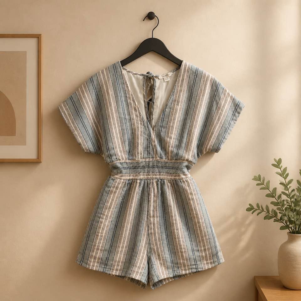 American Eagle Women's Striped Romper Medium Blue Gray Side Pockets Boho Casual