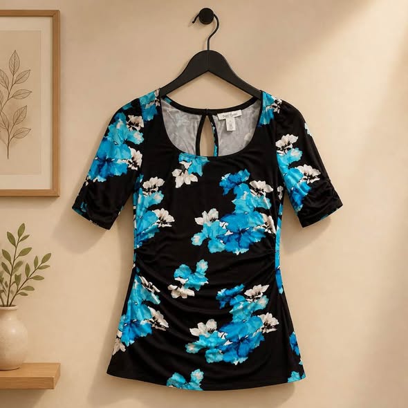White House Black Market Floral Top Women's Small NWT Blue Ruched Stretch Blouse