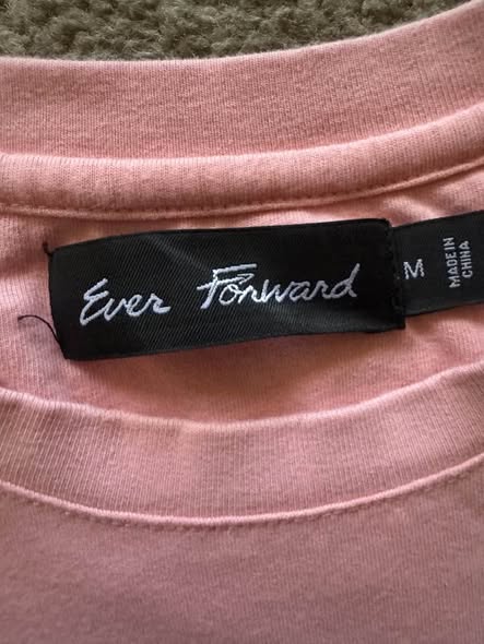 Ever Forward Men’s Pink Long Sleeve Pocket T-Shirt Size Medium