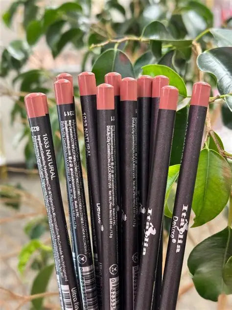 ITALIA NATURAL LIPLINER